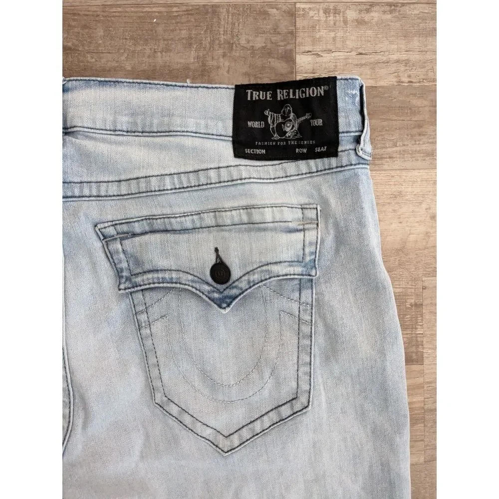 True Religion Men's Geno Flap Big T Relaxed Slim Fit Light Wash Jeans‎ 42x33